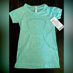 Lululemon Swiftly Tech Short Sleeve 2.0 Azure-Size 2 NWT